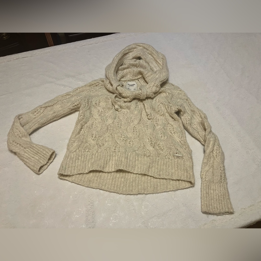 Abercrombie hooded sweater, wool blend, darling! Small. K - Picture 1 of 3